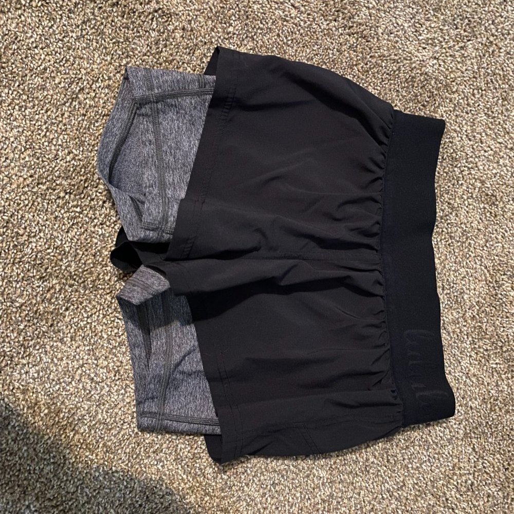 lululemon black size 2 shorts